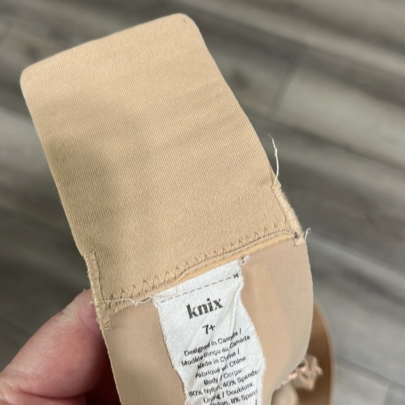 Knix V-neck bra wide strap size 7+ - Picture 4 of 4